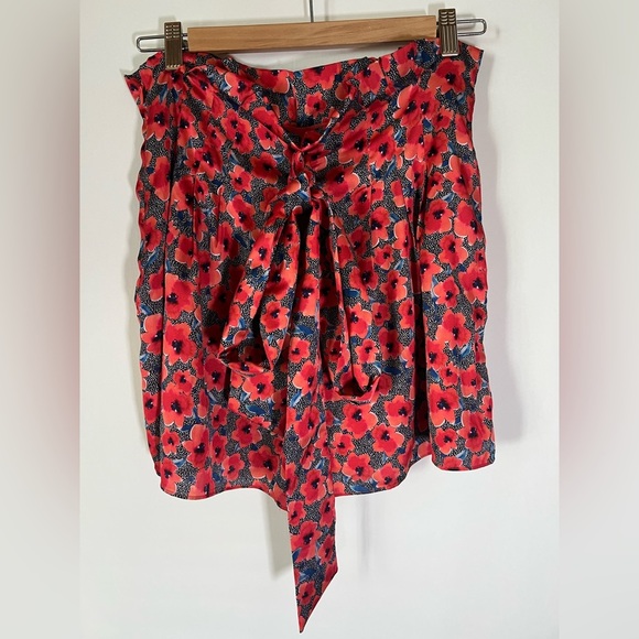 House of Harlow x Revolve red black floral lined shorts bow M festival pleated - Picture 1 of 11
